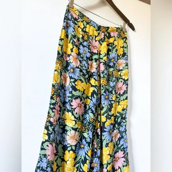 Miss Selfridge Floral Pants - Picture 8 of 13